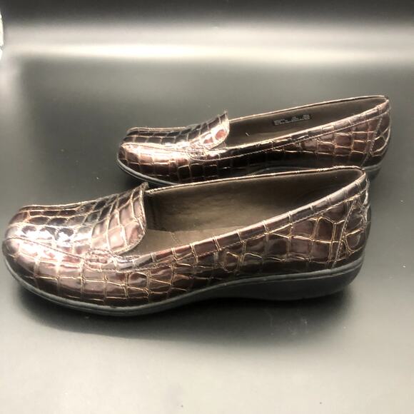 Clarks bendables Brown Vegan Croc Print Loafers, Women's Size 9/EUR 39.5 - Picture 3 of 7